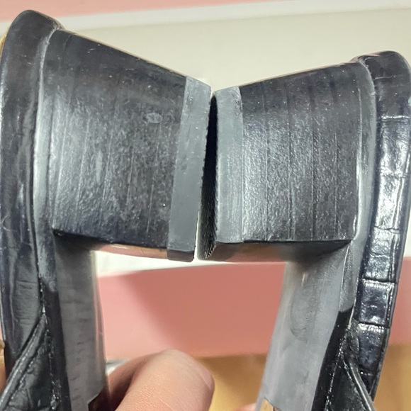 Gino Nicci slide on Black Embossed leather Great Condition 7 Square Toe - Picture 4 of 12